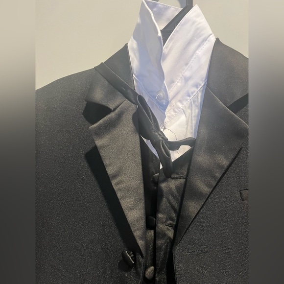 Toddler size 3T five piece Tuxedo - Picture 2 of 6